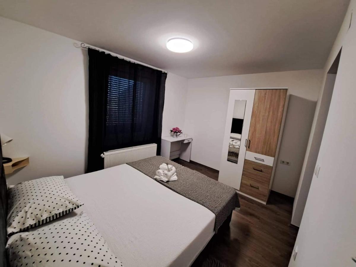 Apartman Megolina วาราชดีน ภายนอก รูปภาพ
