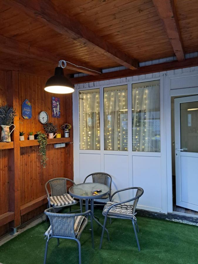 Apartman Megolina วาราชดีน ภายนอก รูปภาพ
