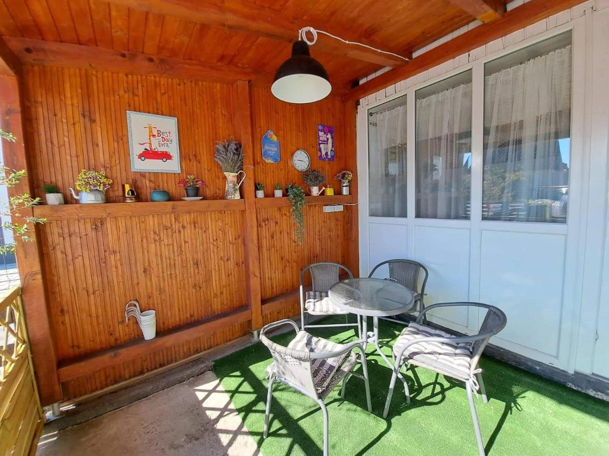 Apartman Megolina วาราชดีน ภายนอก รูปภาพ