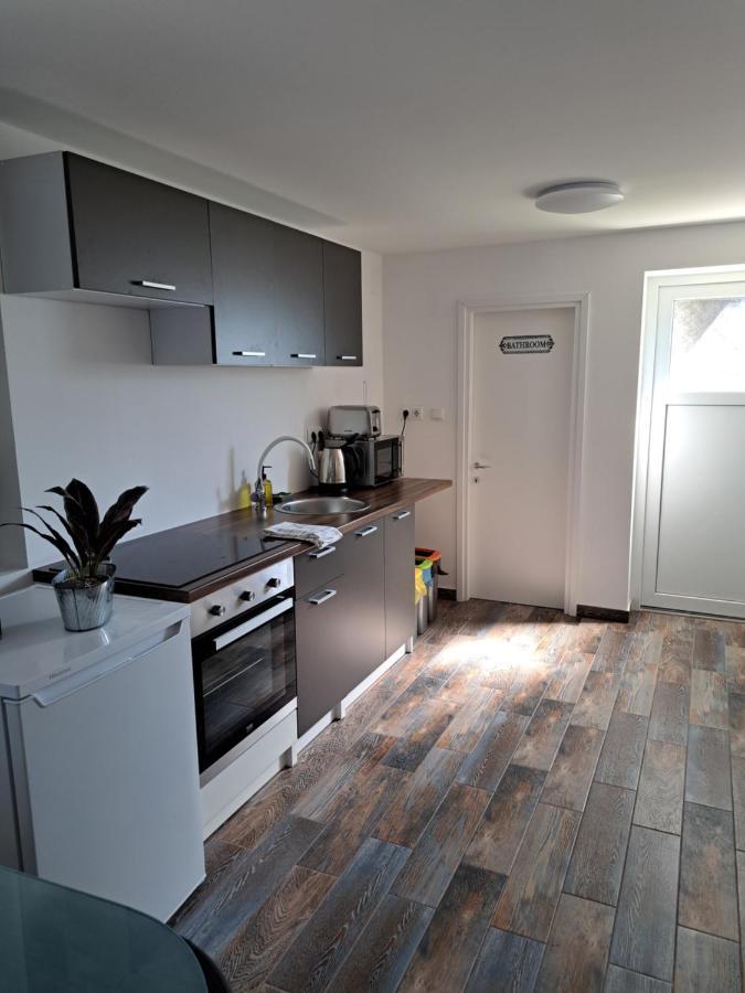 Apartman Megolina วาราชดีน ภายนอก รูปภาพ