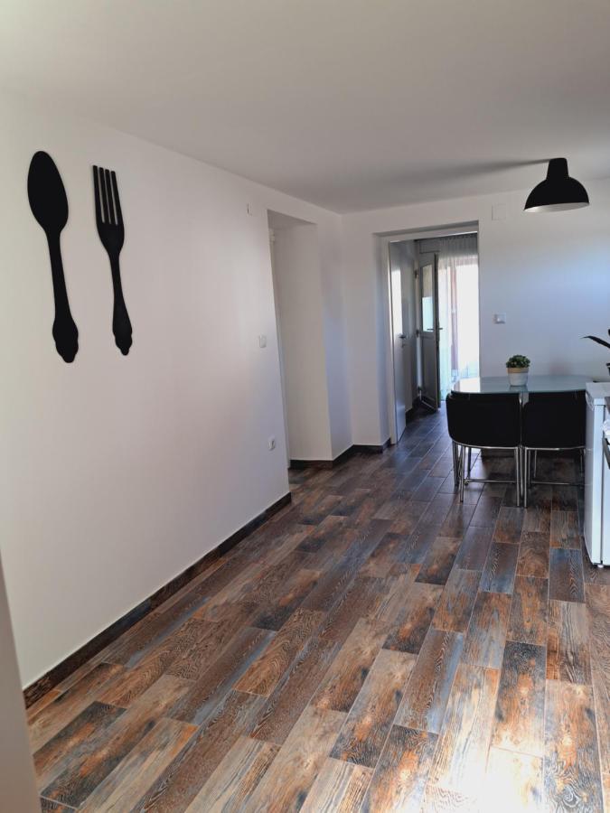 Apartman Megolina วาราชดีน ภายนอก รูปภาพ
