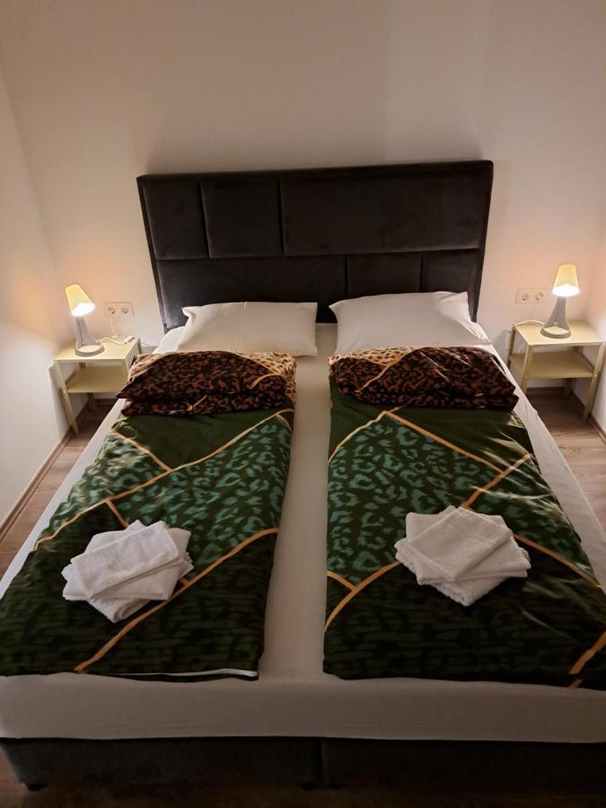 Apartman Megolina วาราชดีน ภายนอก รูปภาพ